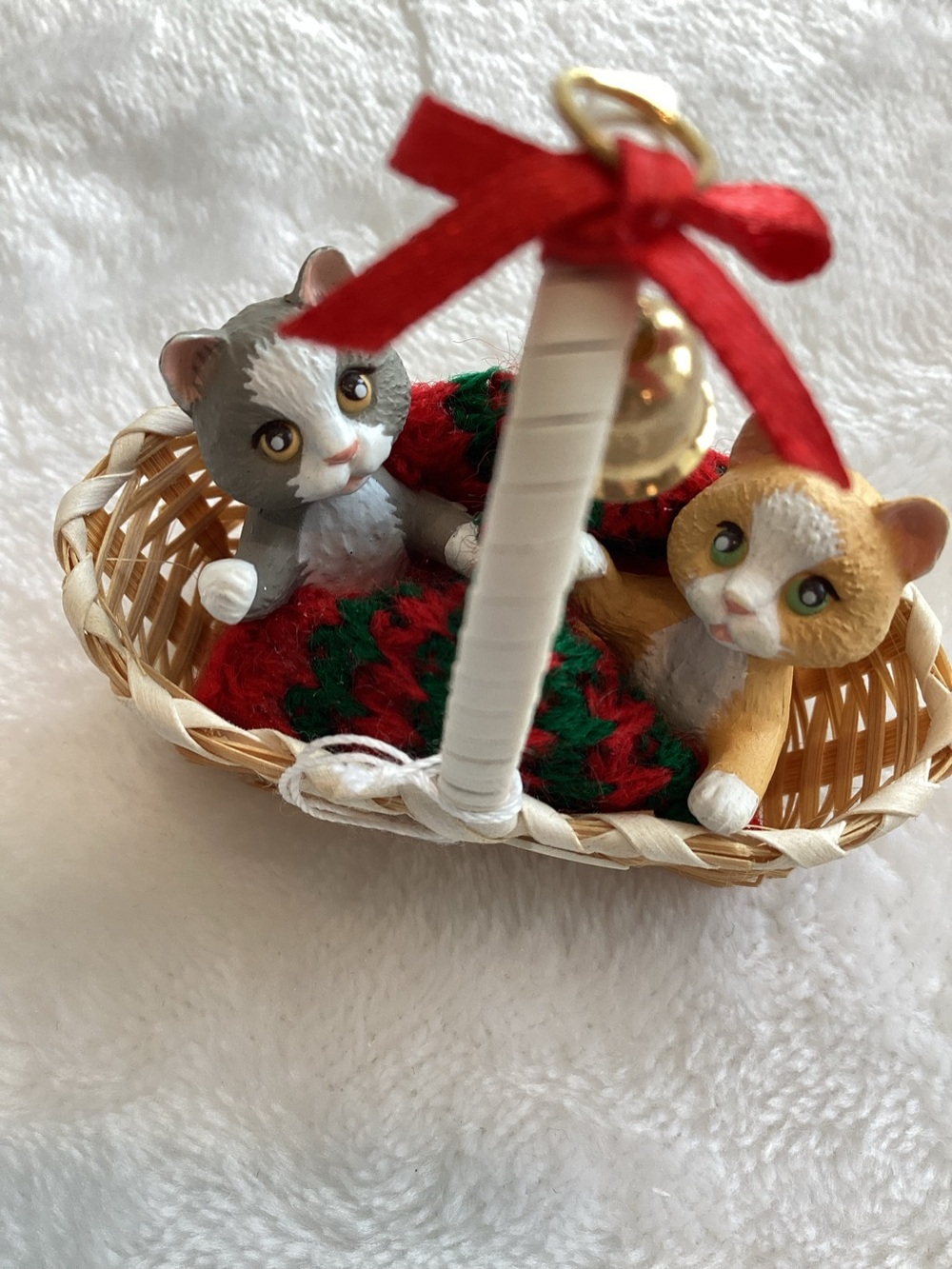 Vintage Hallmark Keepsake Christmas Ornament Cats Basket Bell Players 1991